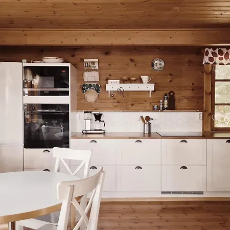 Cozy 4br Lakeside With Sauna & Outdoor Grill