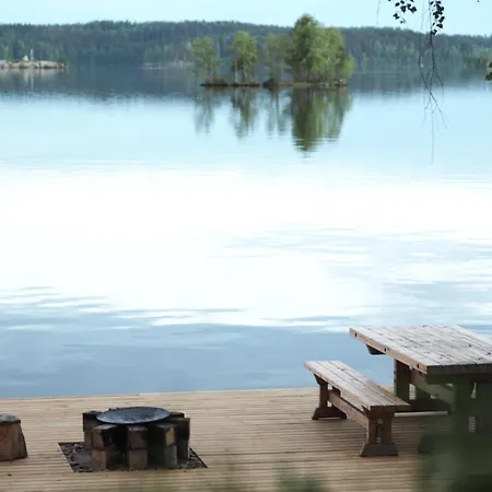 Cozy 4br Lakeside With Sauna شقة لاهتي